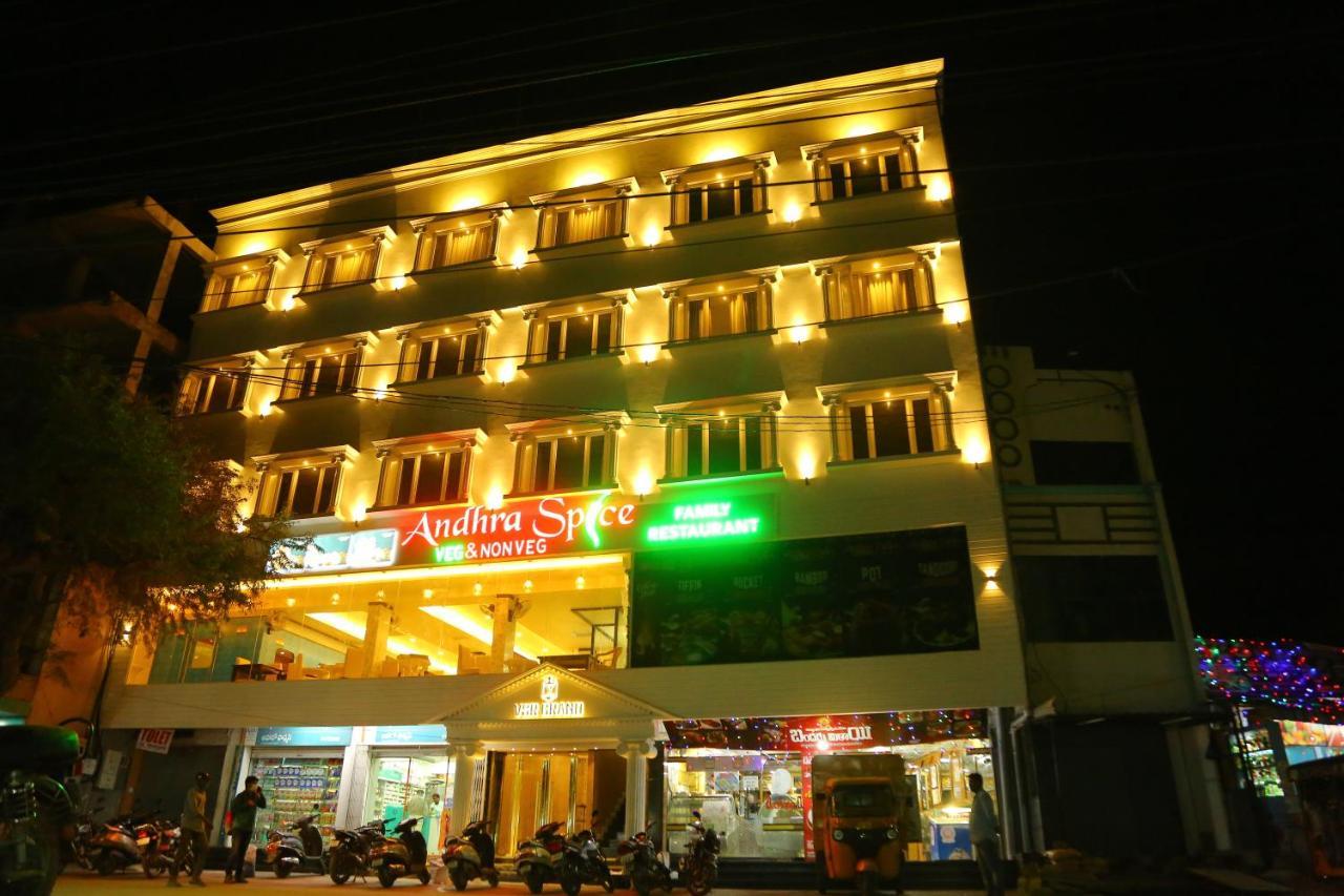Vsr Grand Hotel Madanapalle Bagian luar foto