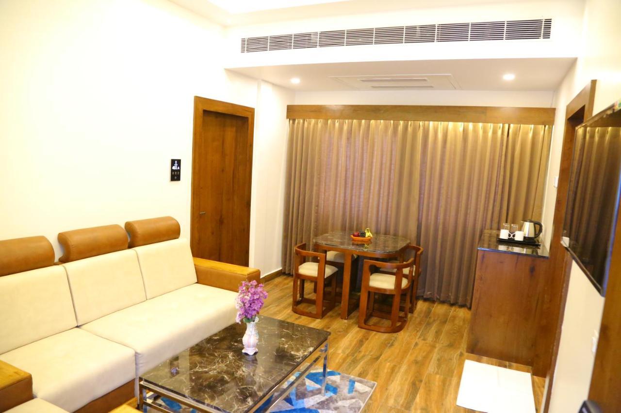 Vsr Grand Hotel Madanapalle Bagian luar foto