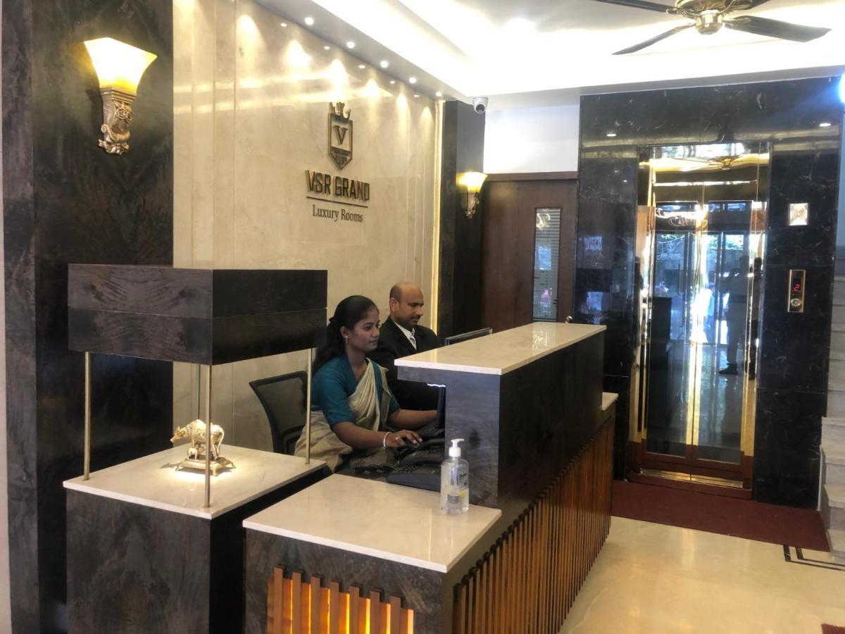 Vsr Grand Hotel Madanapalle Bagian luar foto